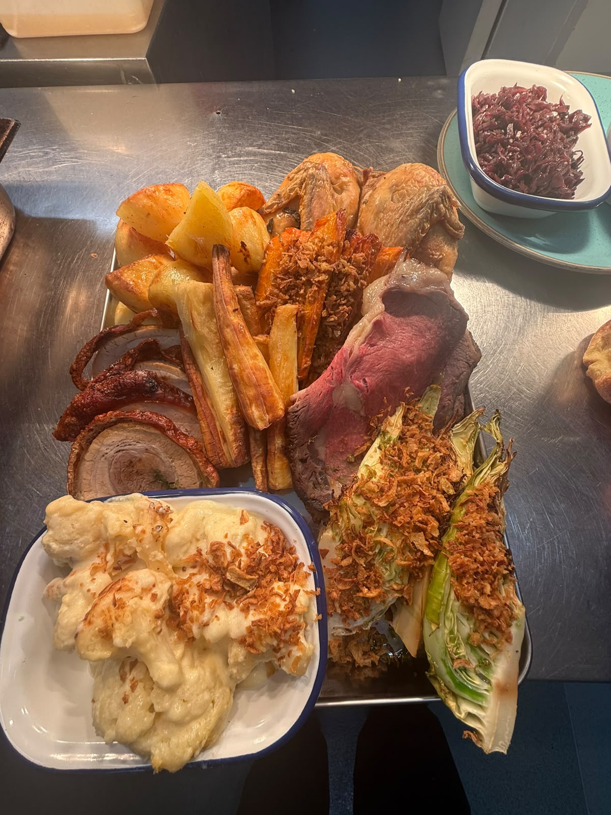 roast dinners at the jolly farmer